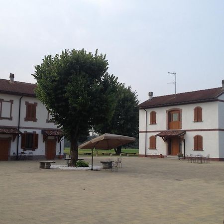 Bed And Breakfast Azienda Agricola Cascina Salazzara Magenta Eksteriør billede