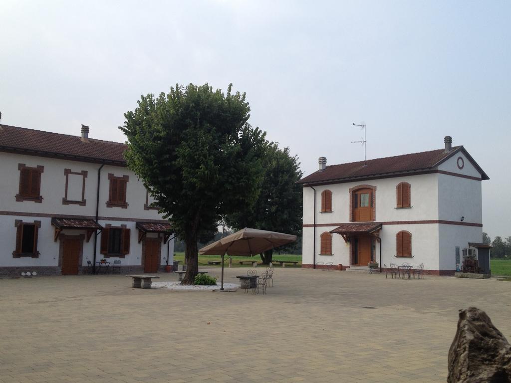 Bed And Breakfast Azienda Agricola Cascina Salazzara Magenta Eksteriør billede