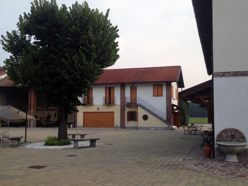 Bed And Breakfast Azienda Agricola Cascina Salazzara Magenta Eksteriør billede
